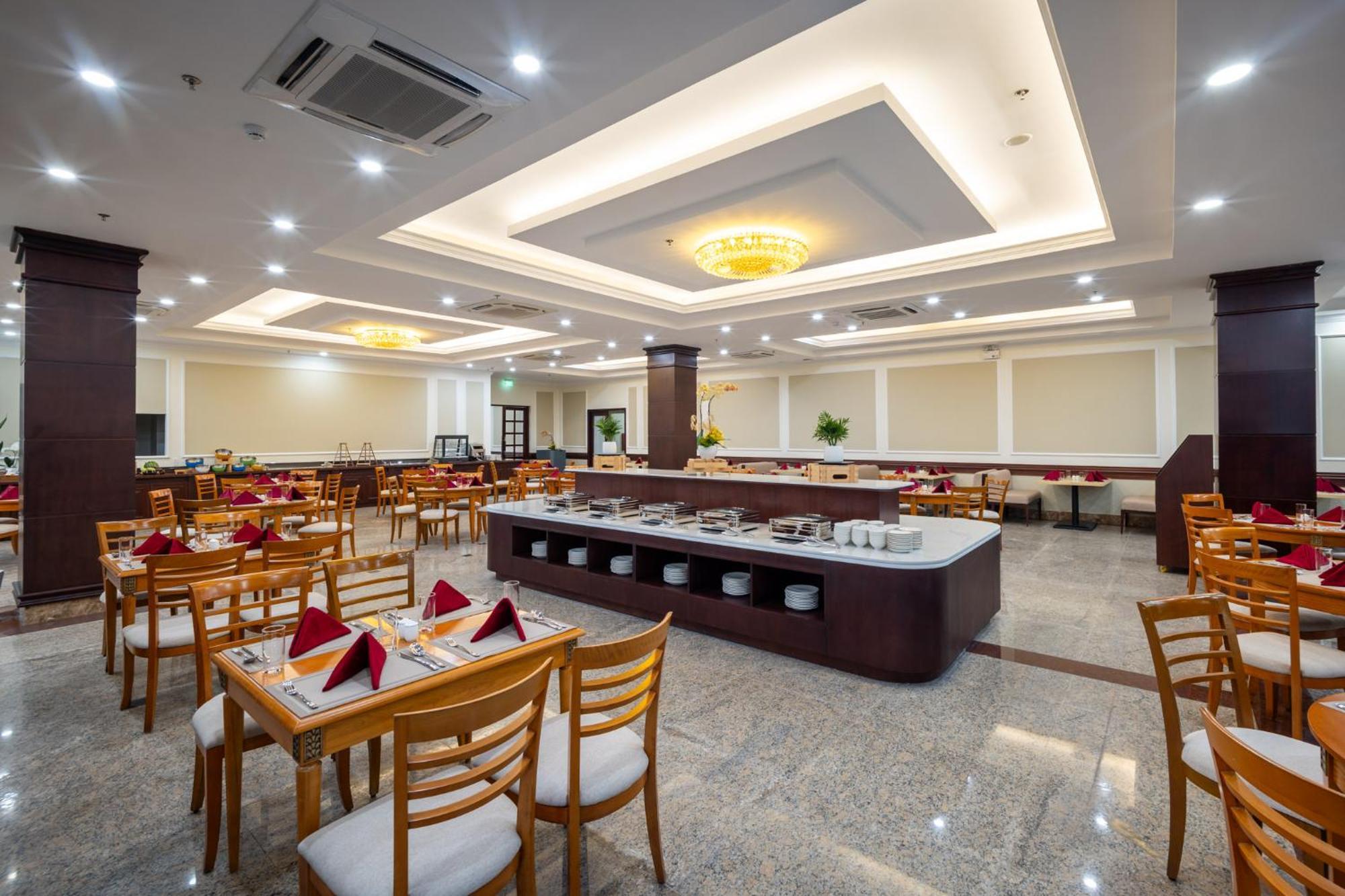 The Hub Hotel - Airport Хошимін Екстер'єр фото